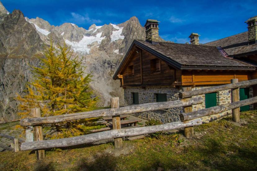 Rifugio Bonatti image 2