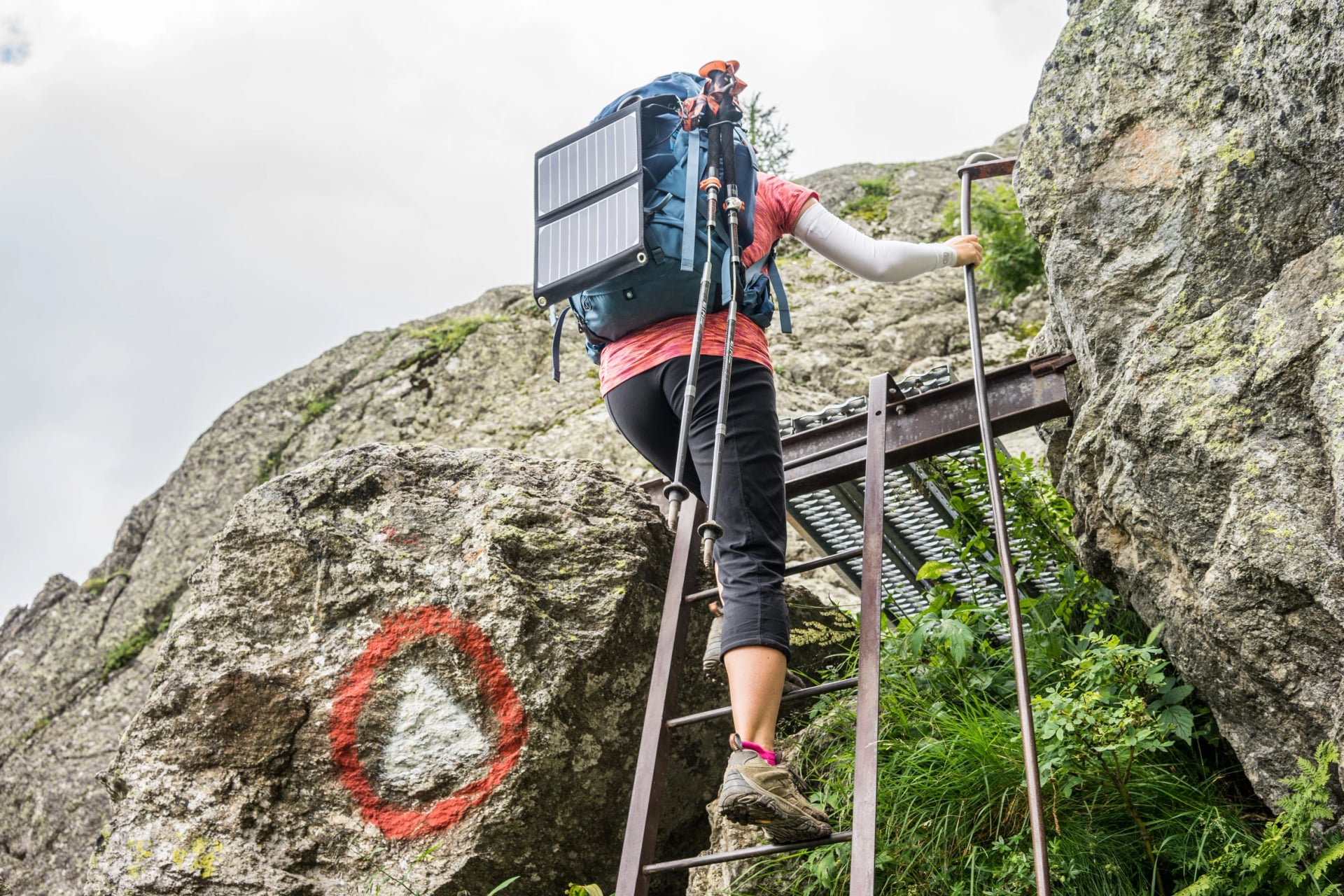 Le trek du Tour du Mont Blanc emmène les randonneurs à travers la France, la Suisse et l'Italie au cours d'une semaine