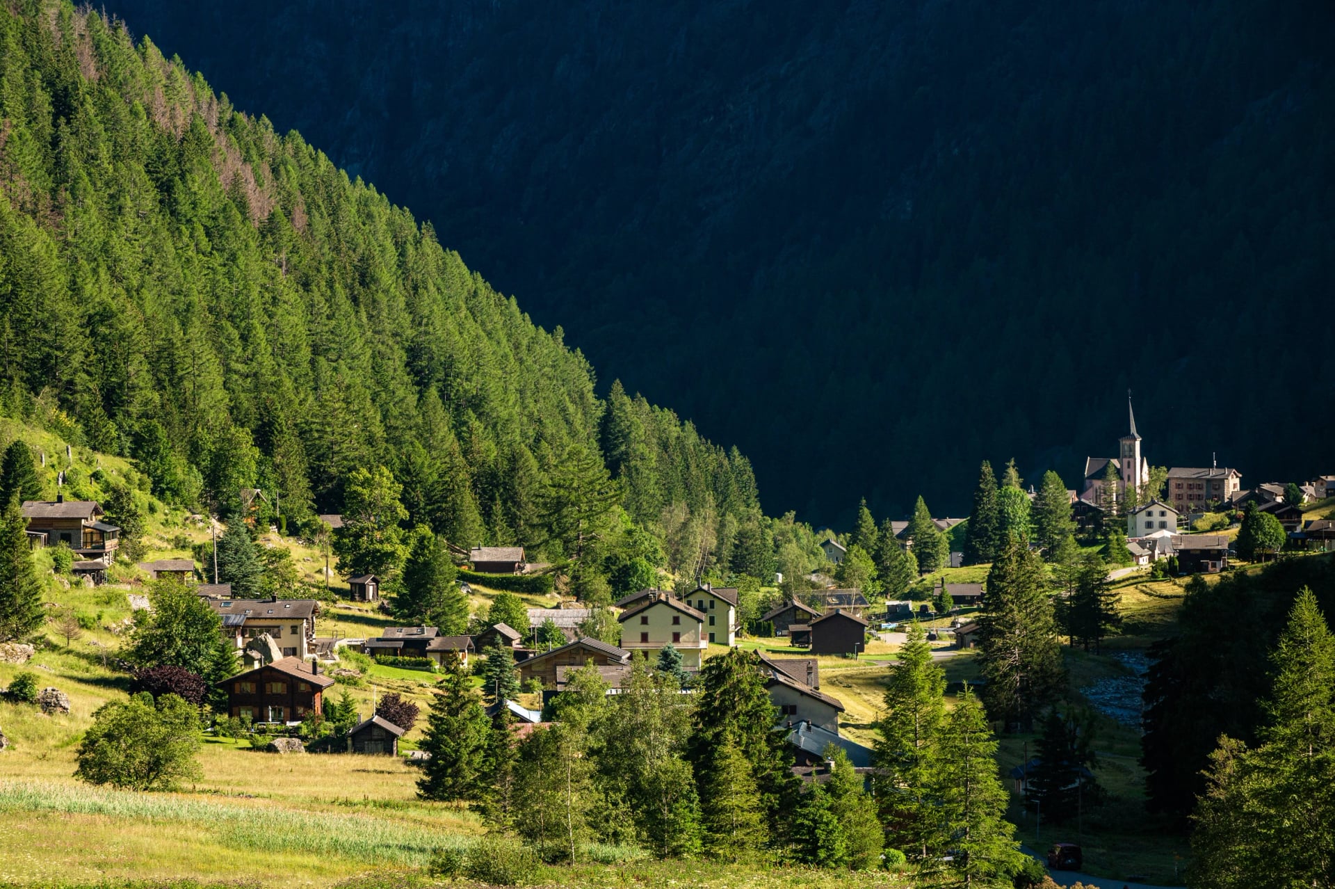 Het alpine dorp Trient in het kanton Valais, Zwitserland.